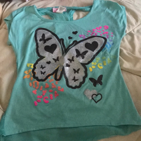 A shirt - Picture 1 of 2